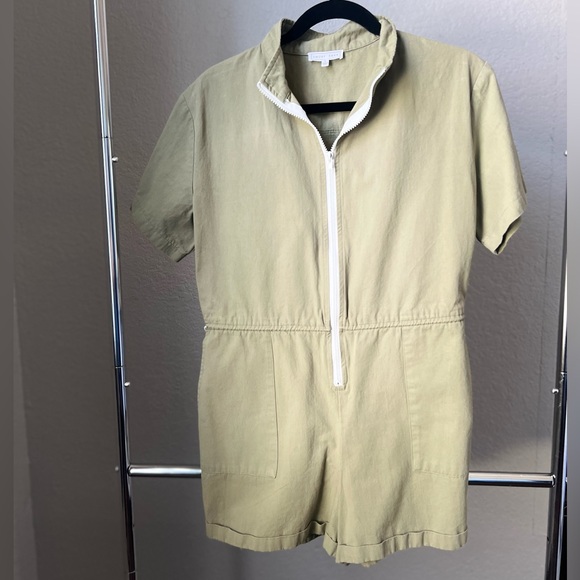 Front Zipper Romper - Picture 4 of 6